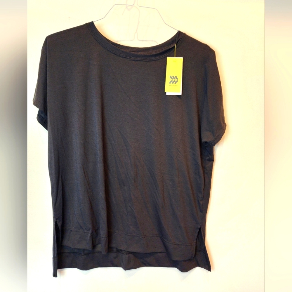 NEW TARGET All In Motion Activewear‎ Short Sleeve Tee Gym Shirt M